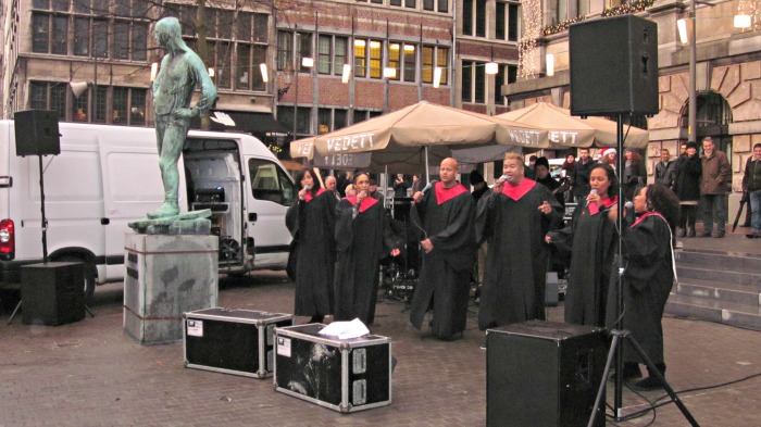 Gospel choir on Antwerp's Chrismas market