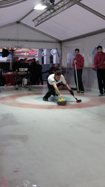 Curling game at Leuven Christmas market