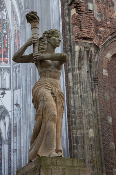Statue on Dom Square - Utrecht