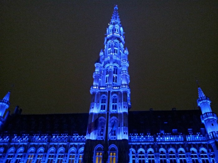light show grand place brussels