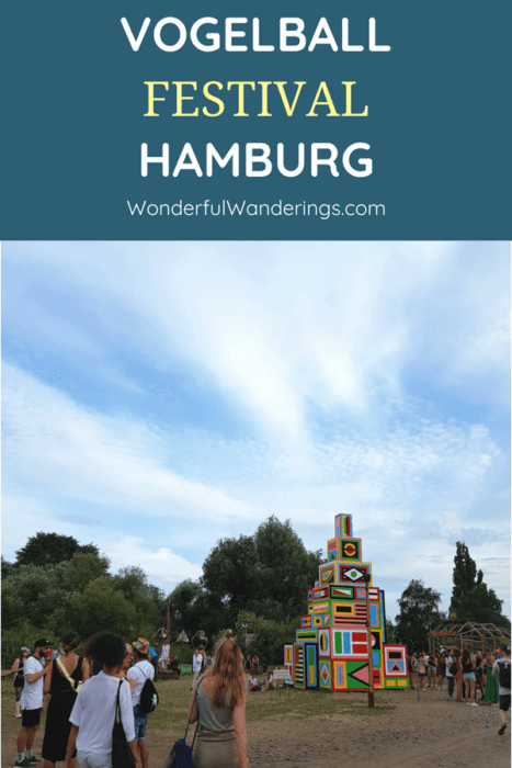 If you're traveling to Hamburg, Germany in summer? Attending the Vogelball festival is one of THE things to do. Think glitters, feathers, and a lot of electronic music.