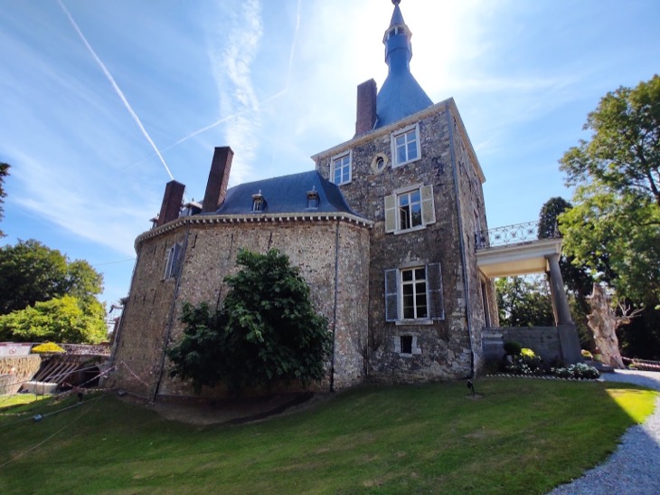 Château De Waroux