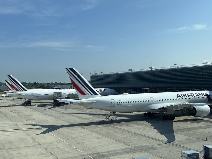 Air France 777s at Paris Charles de Gaulle. Photograph by Benoît Prieur, CC0