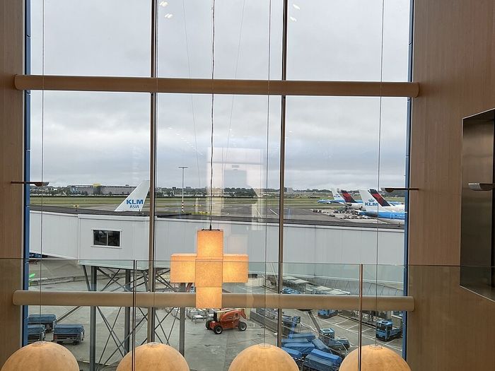 KLM Premium Comfort (Premium Economy): Seats, Fees, Cost 2