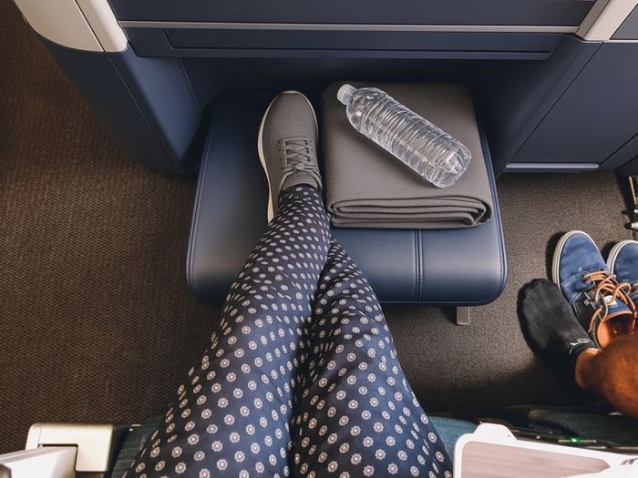 Lufthansa Premium Economy legroom from the seat